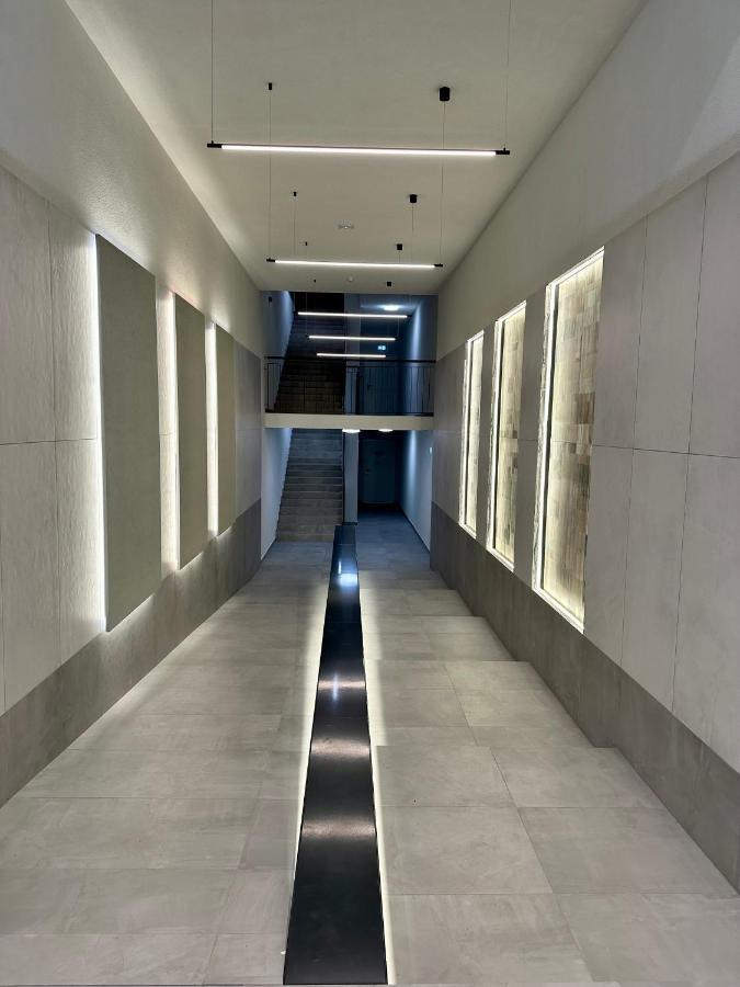 Cityscape Apartment ~ Ac/Indoor Parking/Balcony Budapest Exterior photo