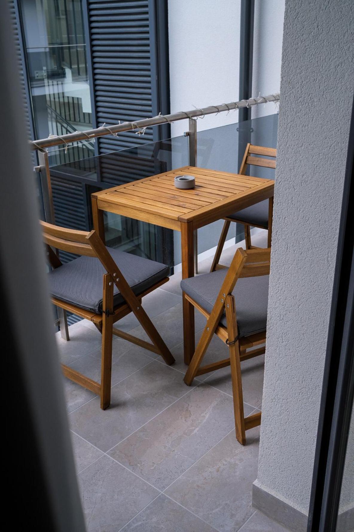 Cityscape Apartment ~ Ac/Indoor Parking/Balcony Budapest Exterior photo